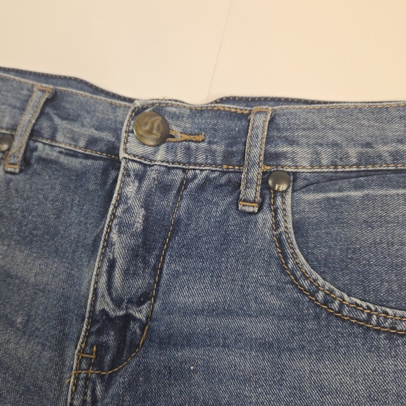 Free People Midrise Denim Frayed Hem Distressed Blue Jean Shorts Womens Size 29 - Picture 3 of 13